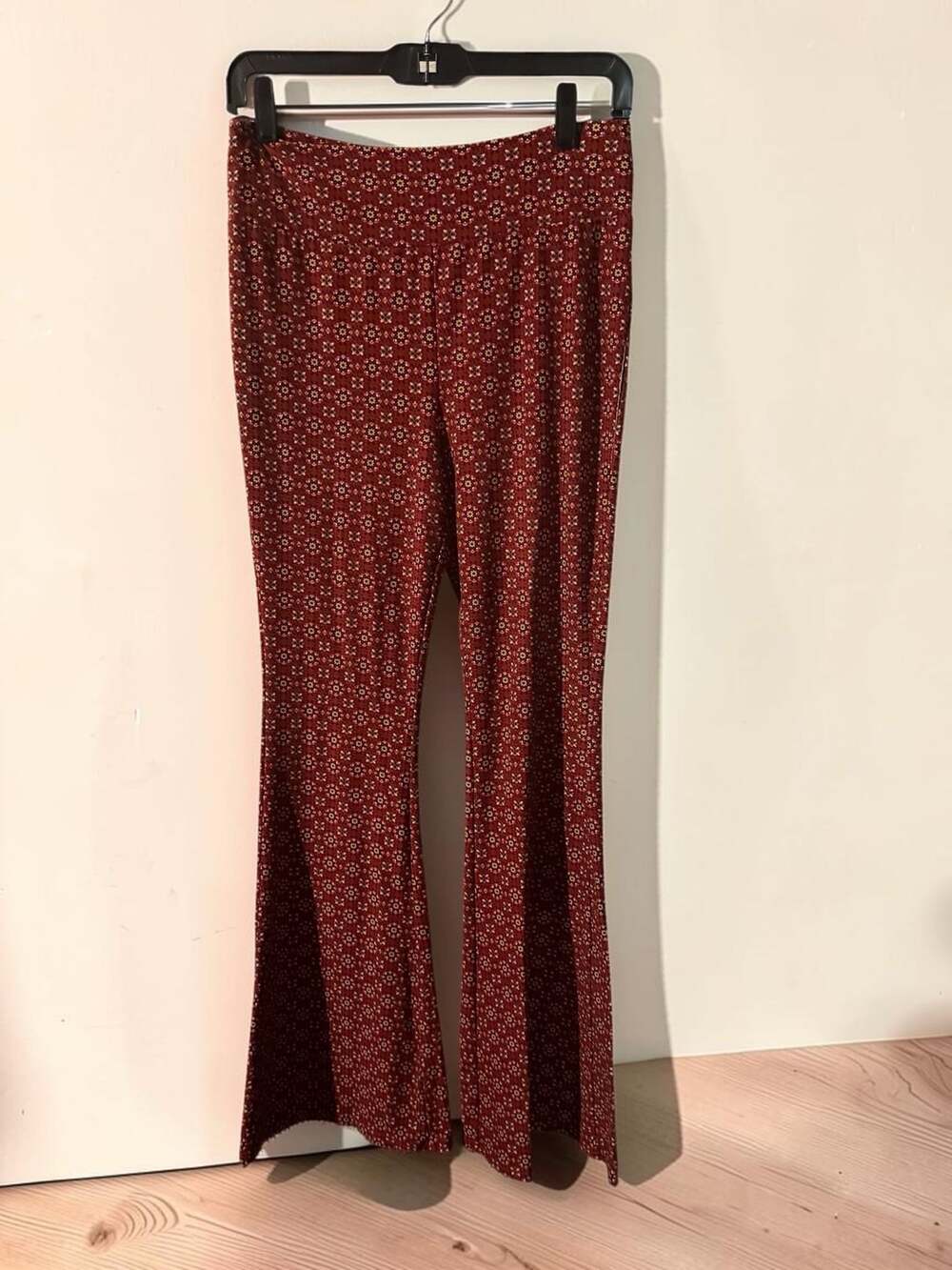 No Boundaries Flare Pants Size L 11-13 Red Floral Print